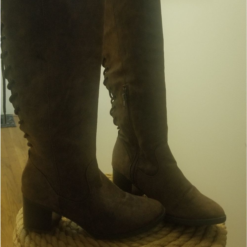 Knee High BOOTS......